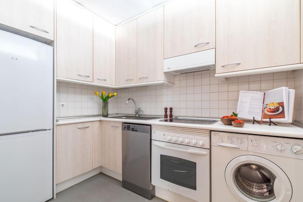 Apartament Con Parking Y Piscina