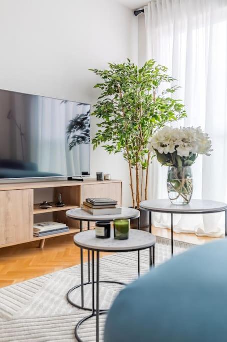 Apartament Con Parking Y Piscina *